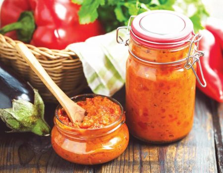 SVAKA MISLI DA JE NJEN NAJBOLJI: Ajvar – kralj zimnice i razlog vječnih neslaganja na Balkanu