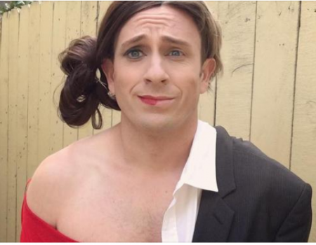 Isprobao je odjeću svoje djevojke – i šokirao se!