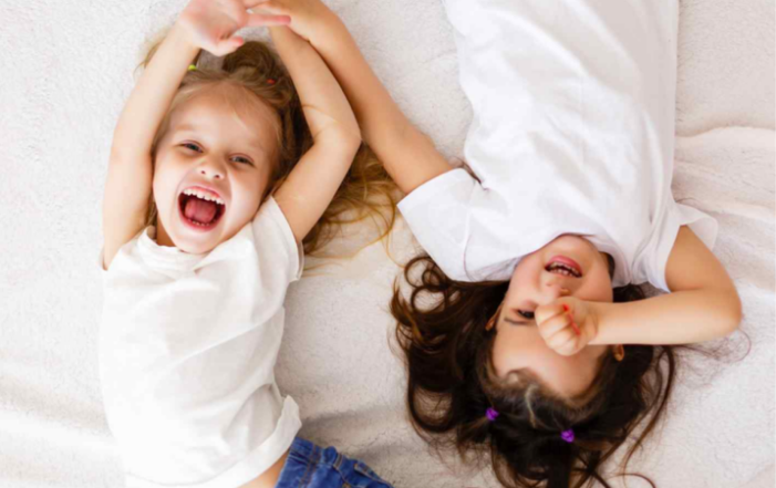 Naučno potvrđeno: Osobe koje imaju sestru – sretnije su!