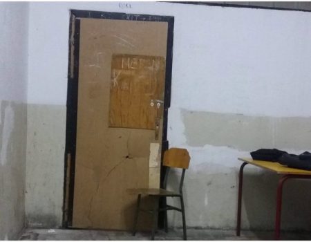 Učionica, negdje u Bosni, bez brava i prozora