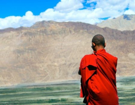 Tič Nat Han – Mir u svakom koraku