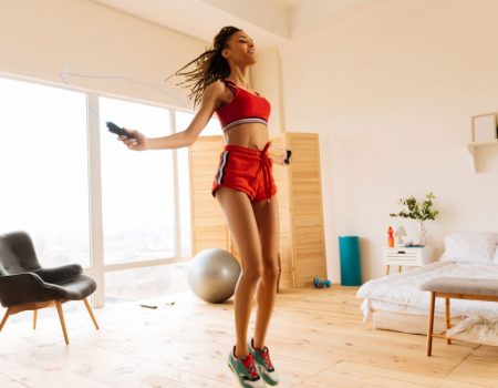 Trening koji možete raditi kod kuće – preskačite konopac!