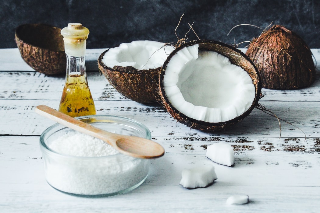 Nepravilno korištenje kokosovog ulja može učiniti kosu krhkom