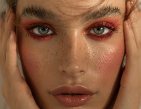 Make-up trendovi za zimu bacaju fokus na oči, a postići ćete ih uz ova četiri jednostavna trika