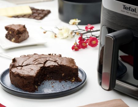 Čokoladni brownies u fritezi na vrući zrak