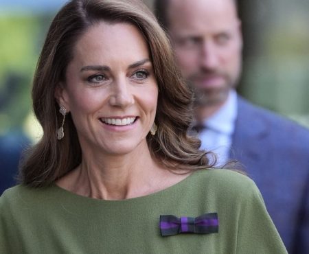 Kate Middleton i jesenji modni hit: kombinacija maslinasto zelene i tople braon