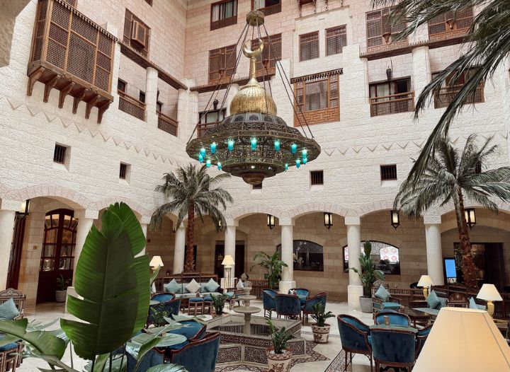 Boravak u Mövenpick Petra u Jordanu: savršen odmor uz istraživanje drevnih čuda