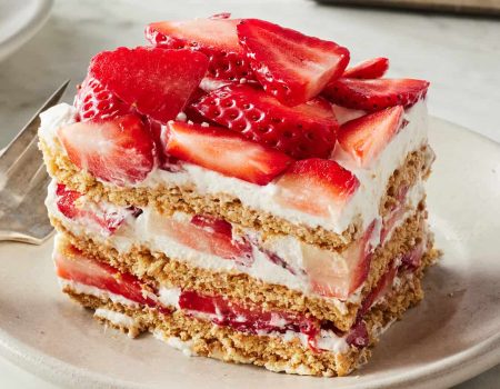 Osvježavajuća torta sa jagodama bez pečenja